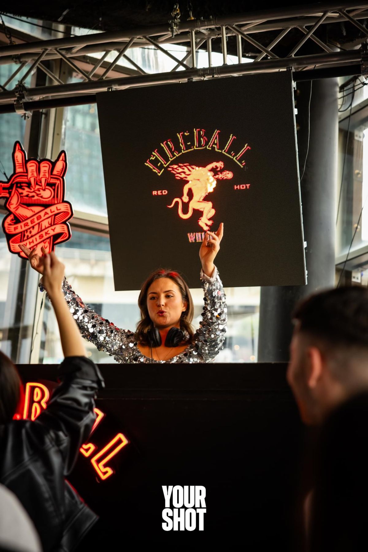 Leah Lilly, dj in Abercrombie