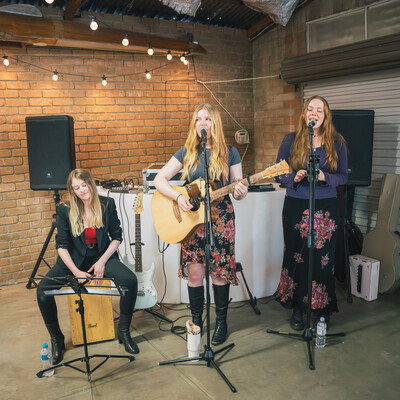 Ember Ally, musical duo in Adelaide, photo 2