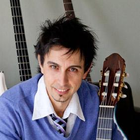 Elio, acoustic guitarist in Adelaide, photo 2