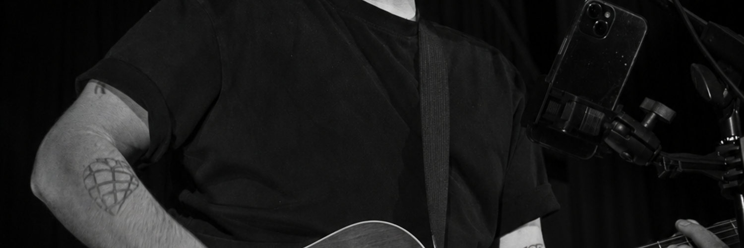 Moe Walker, singer in Adelaide, photo 3