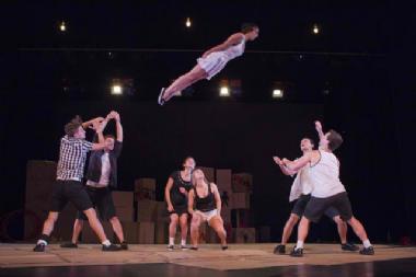Gravity & Other Myths, acrobat in Adelaide, photo 2