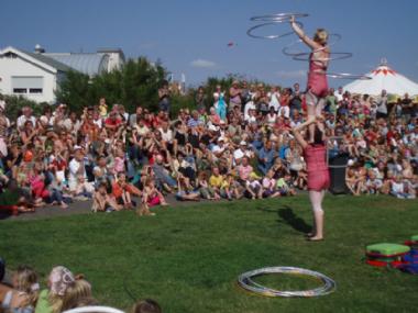 OzStar Airlines, circus act in Adelaide, photo 3