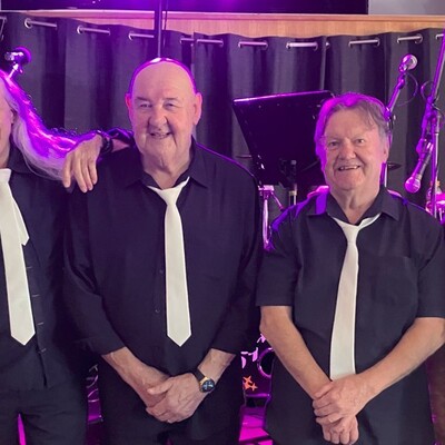 Fahrenheit 451, cover band in Adelaide, photo 2