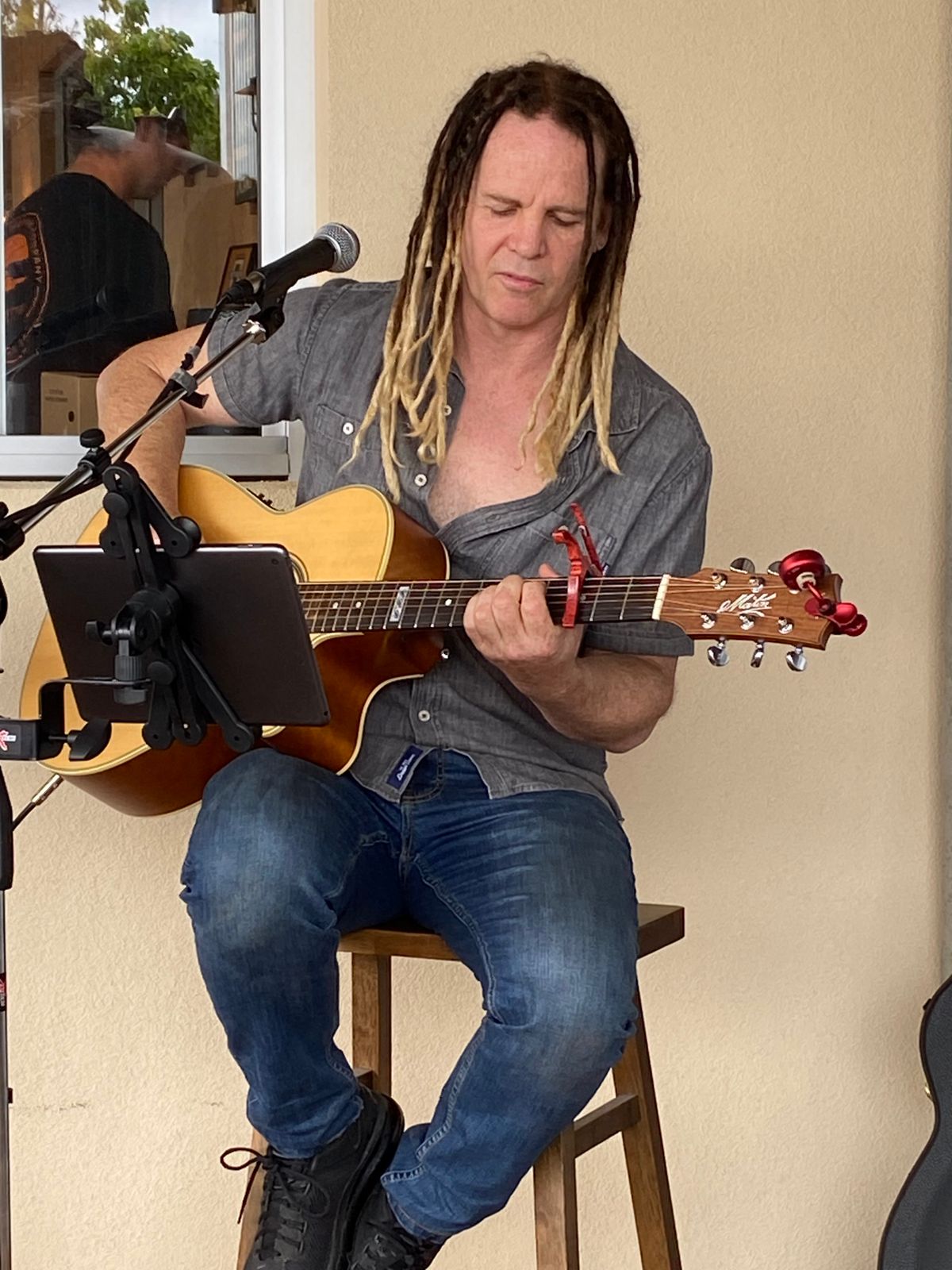 D'Arcy Acoustic, singer-songwriter in Adelaide