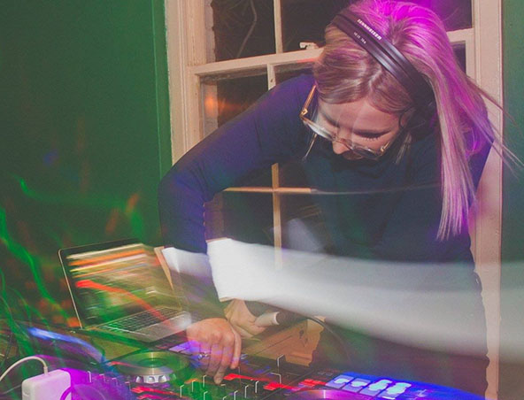DJ Fee, live in Adelaide