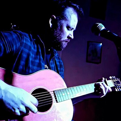 M J Turner, guitarist in Adelaide, photo 2
