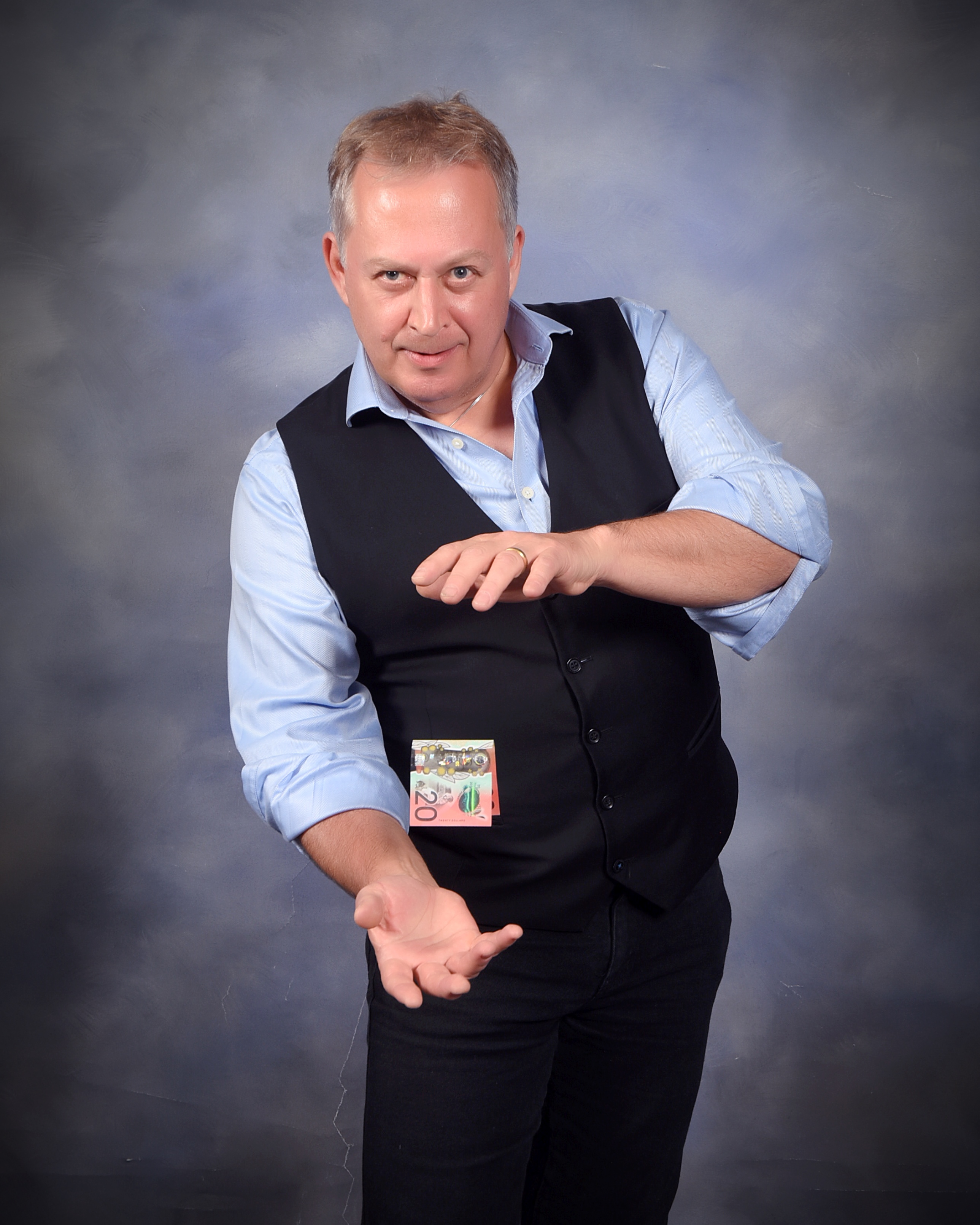 Simon Skinner - Magician & Entertainer for all age audiences, live in Adelaide