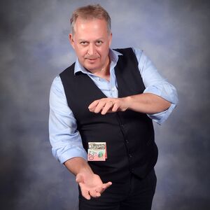 Simon Skinner - Magician & Entertainer for all age audiences, live in Adelaide, photo 2