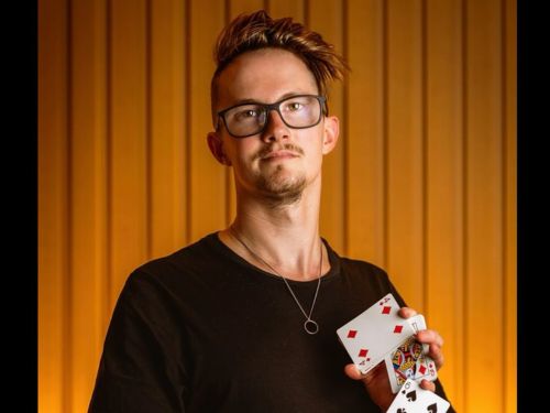 Ryan Razi magic, magician in Adelaide