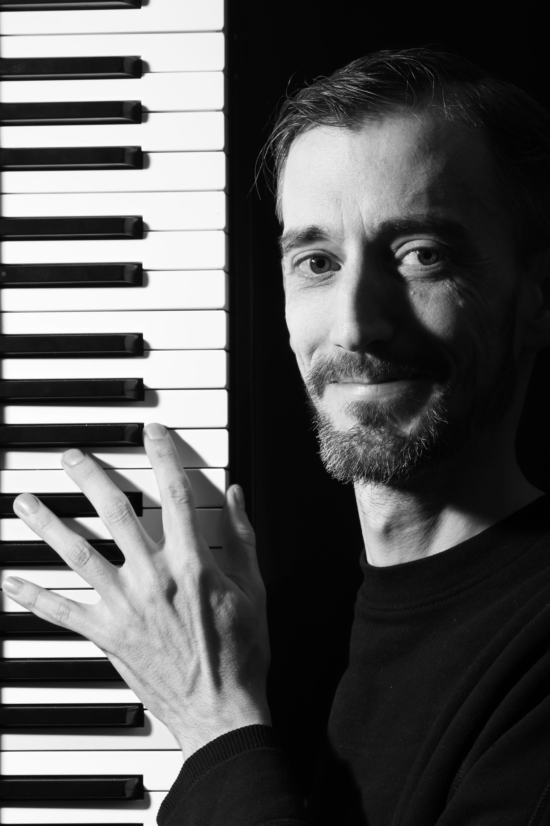 Rich, pianist in Adelaide