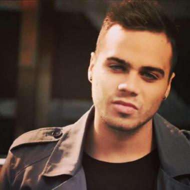 Julian De Vizio, singer in Adelaide, photo 2