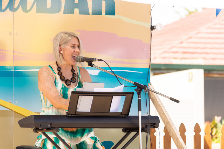 LizBiz Entertainment, pianist and singer solo in Adelaide, photo 2