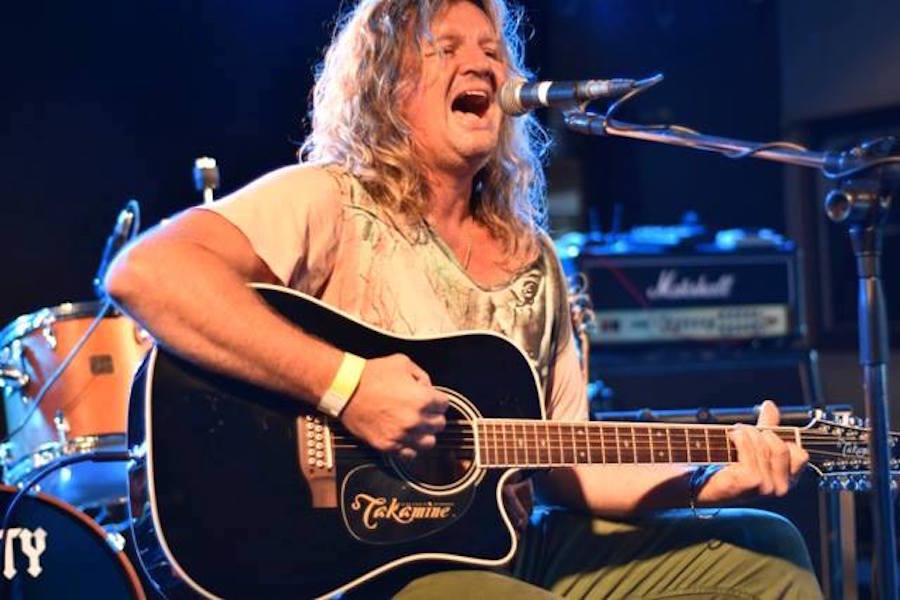 Al Muir, acoustic guitar and singer solo in Perth