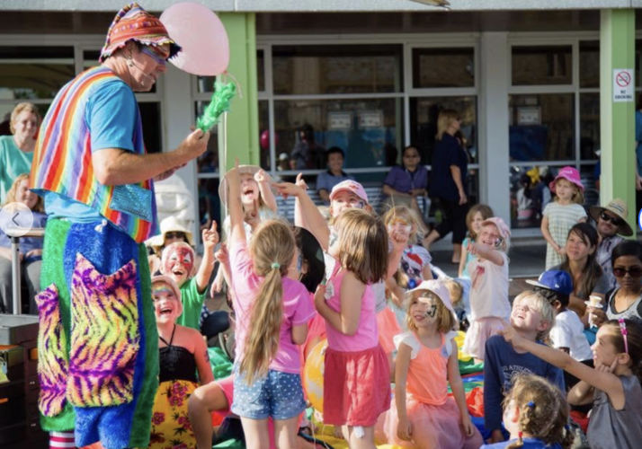 Jamie the Clown, balloon twister in Albany, photo 3