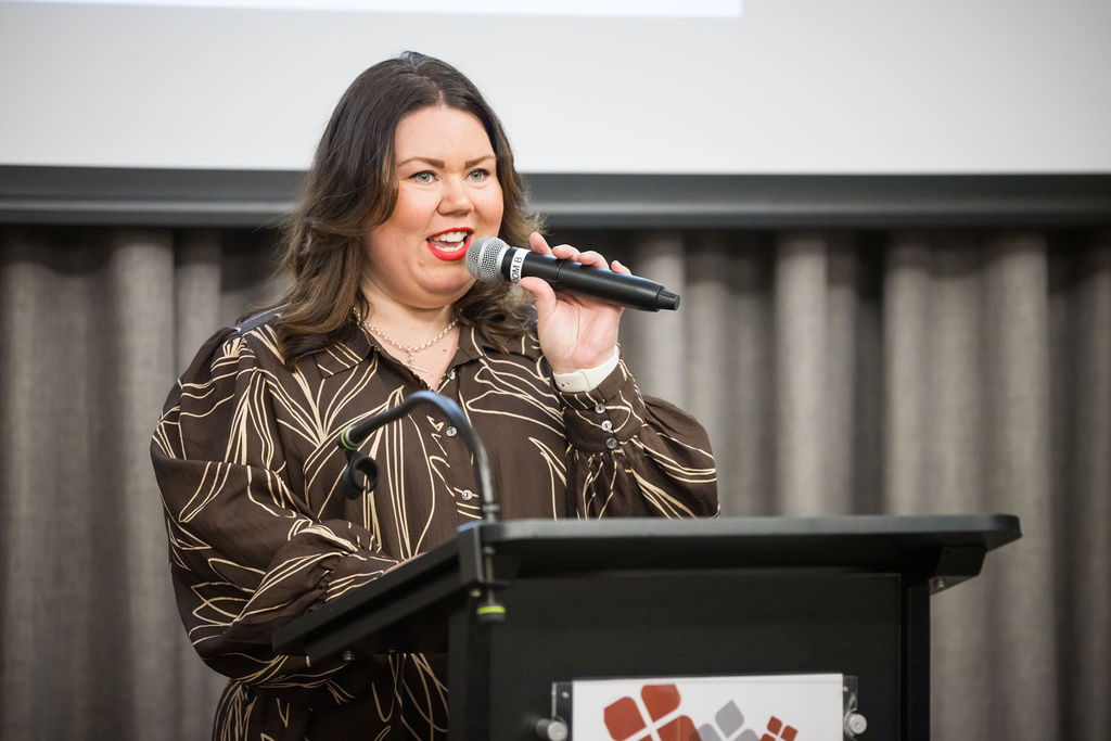 Jasmine, mc-master of ceremonies in Albany