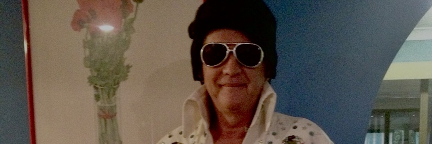 Melvis the Elvis, tribute singer in Albury, photo 3