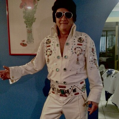 Melvis the Elvis, tribute singer in Albury, photo 2