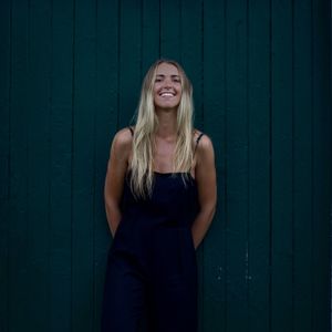 Megan Core, singer in Alice Springs, photo 2