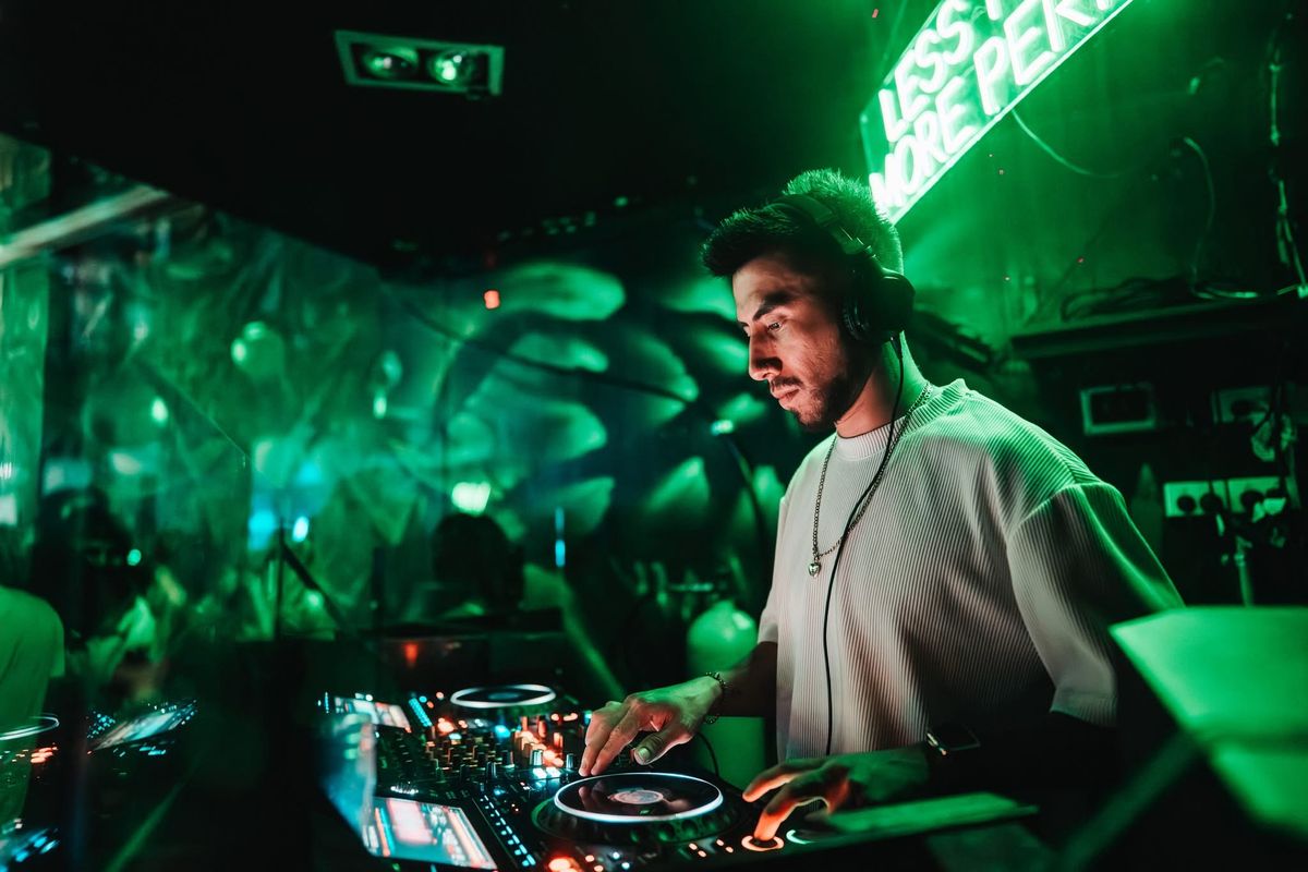 B-Ray, dj