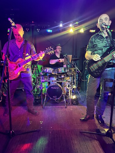 Chasing Mojo, cover band in Ballarat, photo 3