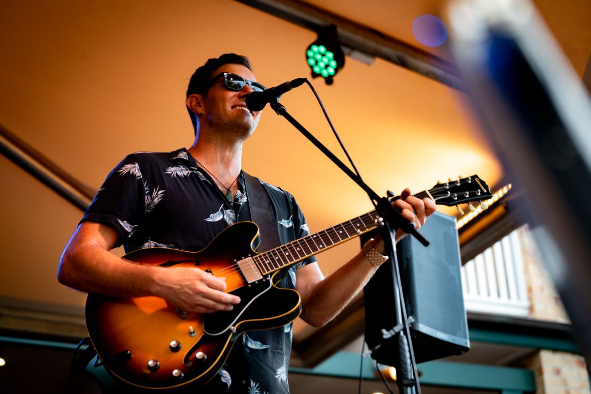 Jock Barnes, singer in Ballina