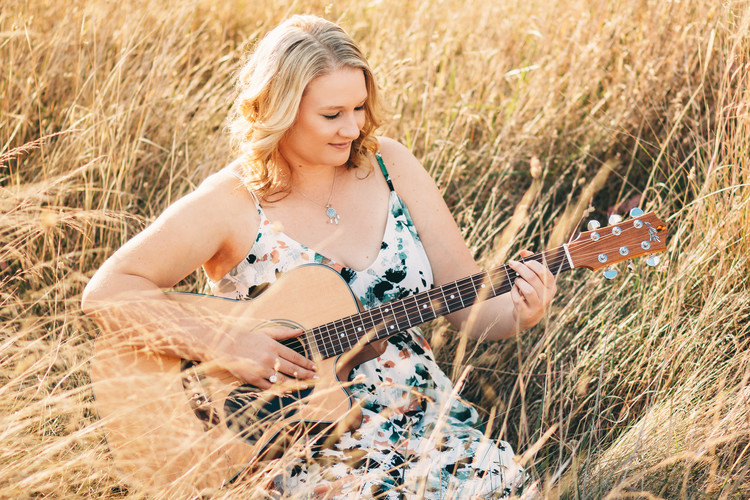 Chloe Swannell, singer in Bathurst, photo 3