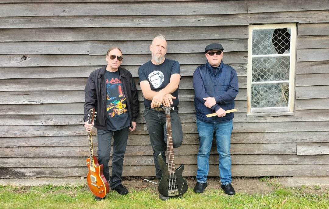 One Louder, cover band in Bega