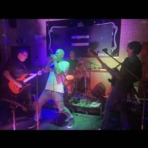 Equalize, cover band in Bendigo, photo 2