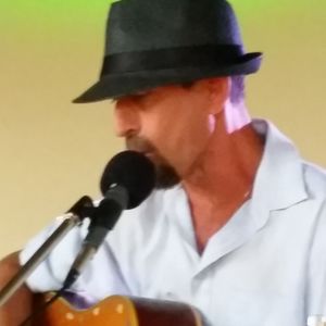 Harrison Lowe, musical soloist in Berri, photo 2