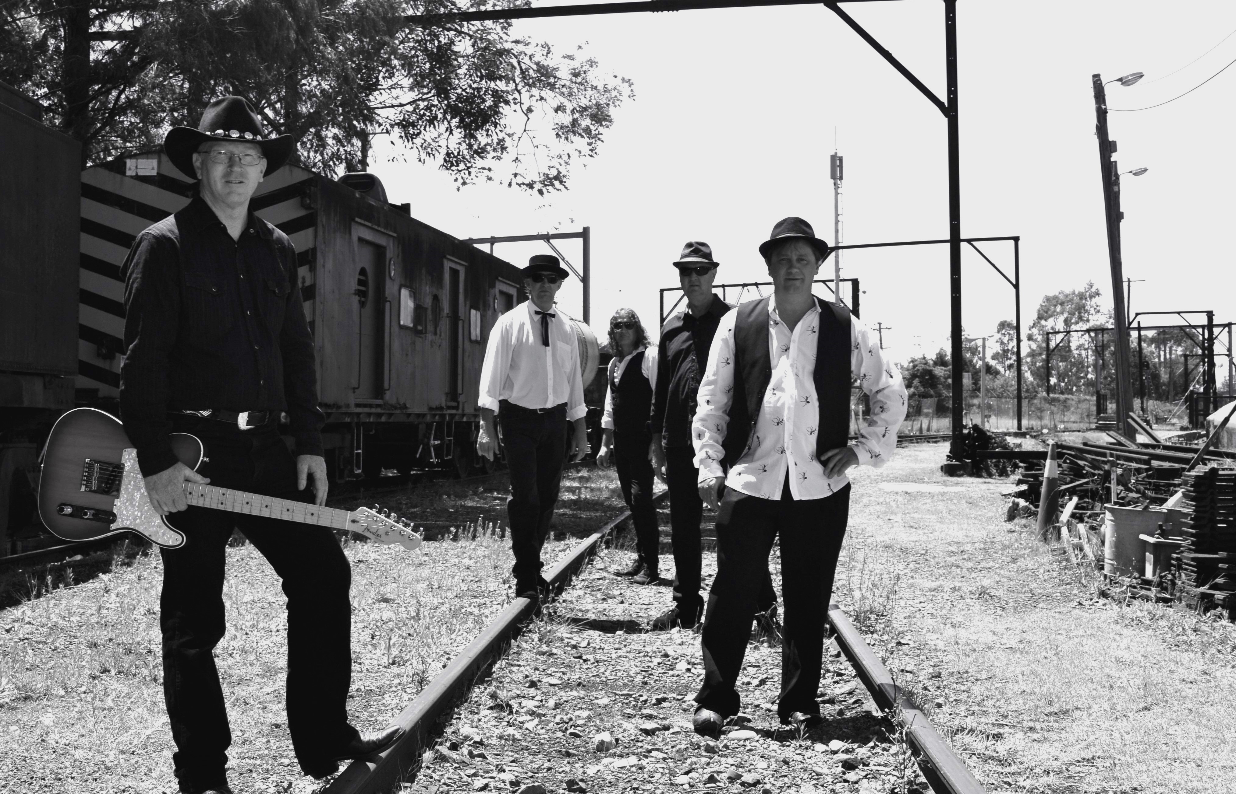 Gravel & Co, cover band in Blue Mountains