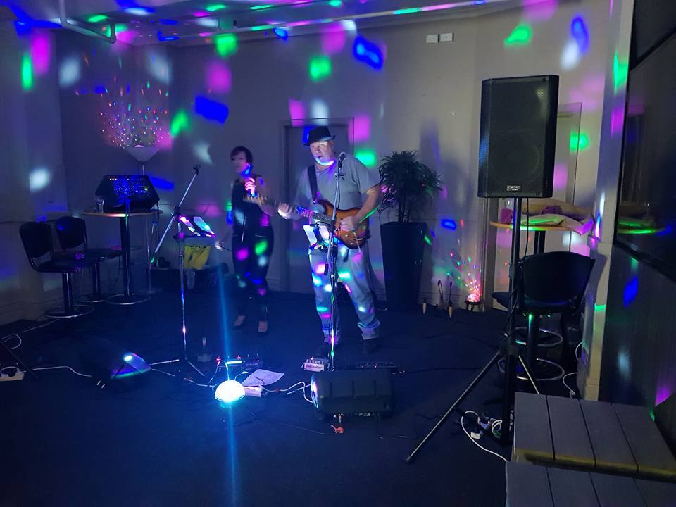 Scandalous Duo, wedding band in Blue Mountains