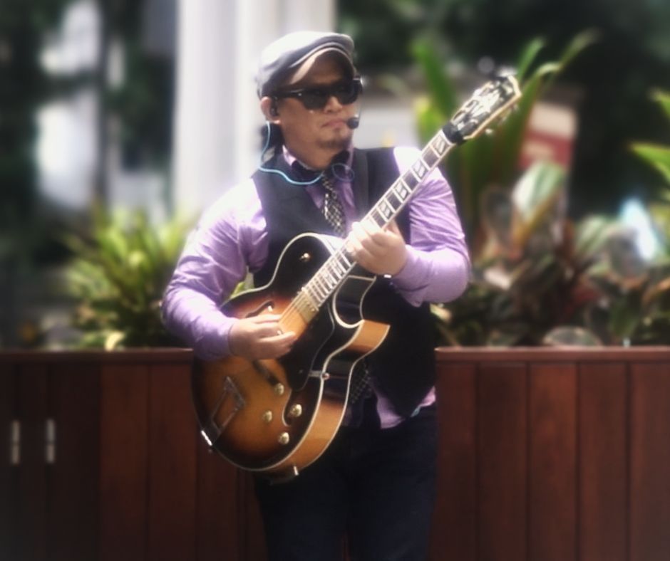 Brandon Lee Jazz Guitar One Person Band, guitarist