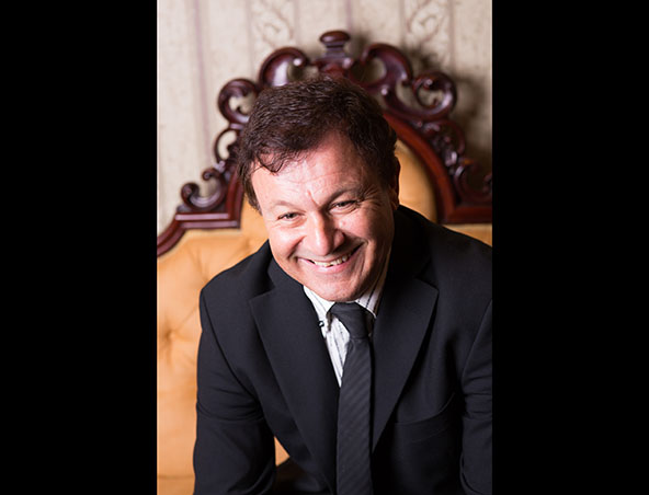 Howard Collins, musical soloist in Brisbane, photo 2