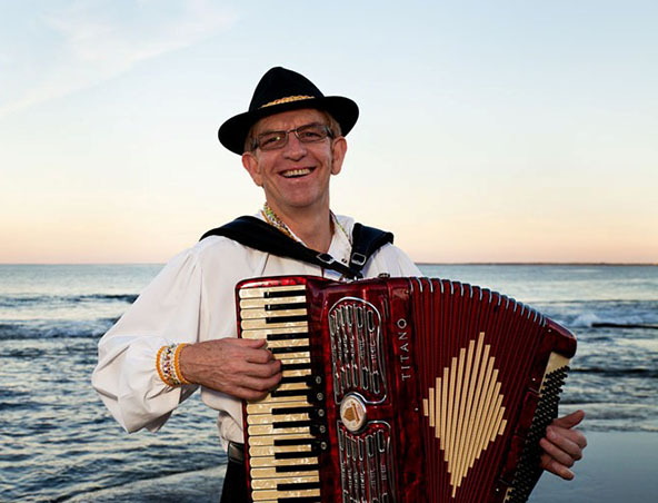 Brisbane Piano Accordion Player A, live in Brisbane, photo 3