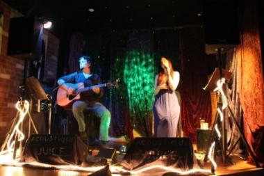 Acoustique Juice, acoustic guitar and singer duo in Brisbane