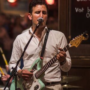 Gavin Lazarus, singer in Brisbane, photo 2