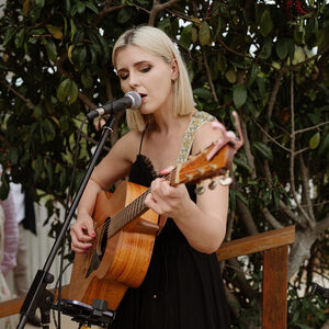 Kahlia Weddings, wedding singer in Brisbane, photo 2