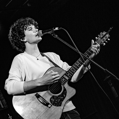 Luke Parker, singer-songwriter in Brisbane, photo 2