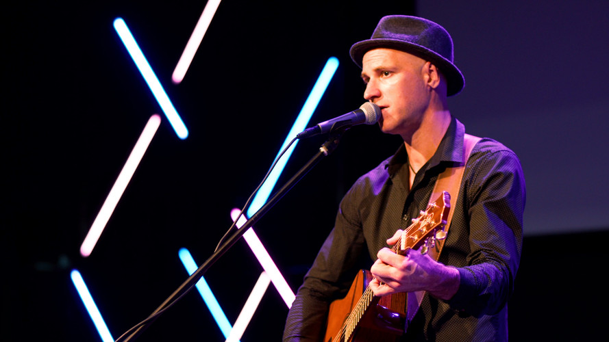 Mr Baritone, singer in Brisbane, photo 3