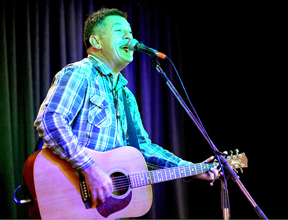 Andy, musical soloist in Brisbane