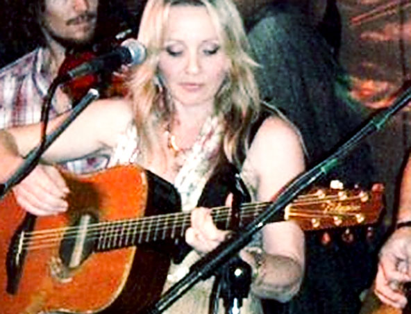 Angie, musical soloist in Brisbane