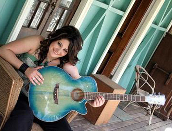Jacqui, musical soloist in Brisbane
