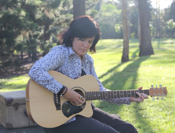 Jodi, musical soloist in Brisbane