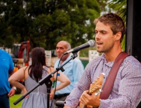 Josh, musical soloist in Brisbane, photo 2