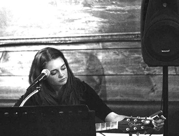 Julia, musical soloist in Brisbane