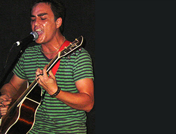 Nic, musical soloist in Brisbane
