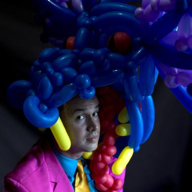 Simon Wells, balloon twister in Brisbane, photo 2