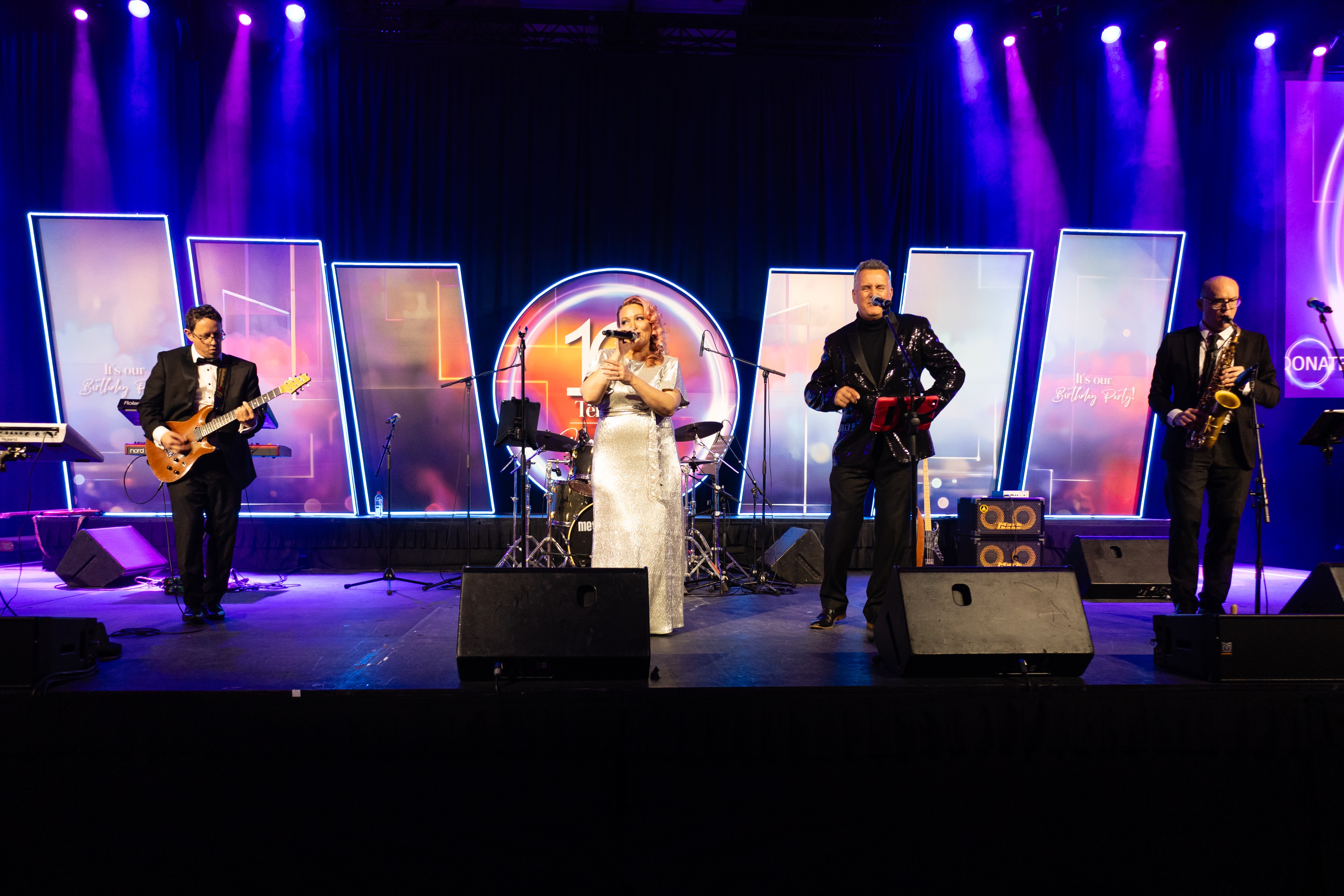 Bassline, show band in Brisbane