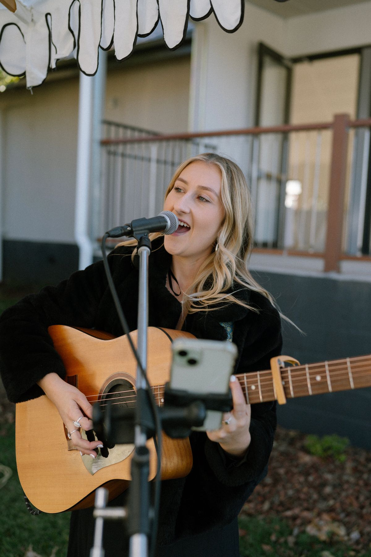 Chloe Jett, musical soloist in Brisbane