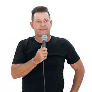 Lindsay Webb, comedian in Brisbane, photo 3